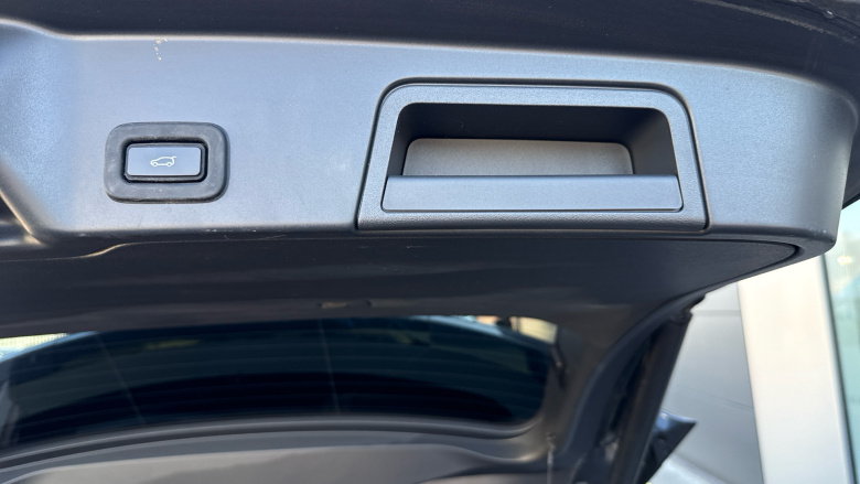 Land Rover Range Rover Evoque 1.5 P300e R-Dynamic SE 5dr Auto Hatchback